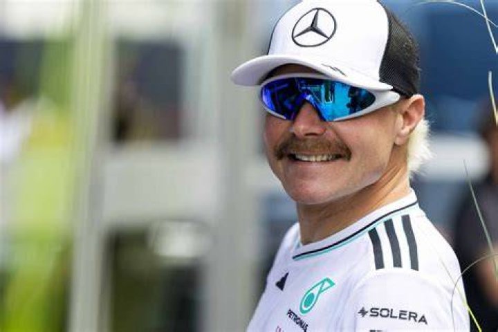 Valtteri Bottas 13 Nackfotos f&uuml;r das Jahr 2024